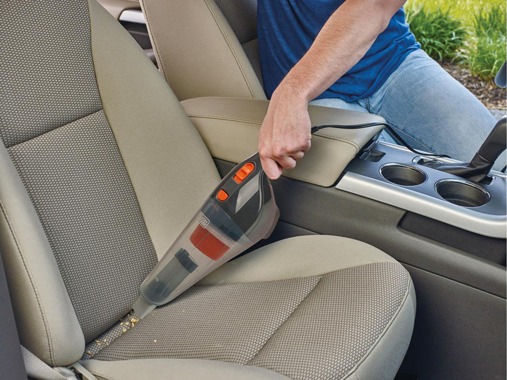 Aspiradora para auto de 12v compacta marca Black + Decker - Image 2