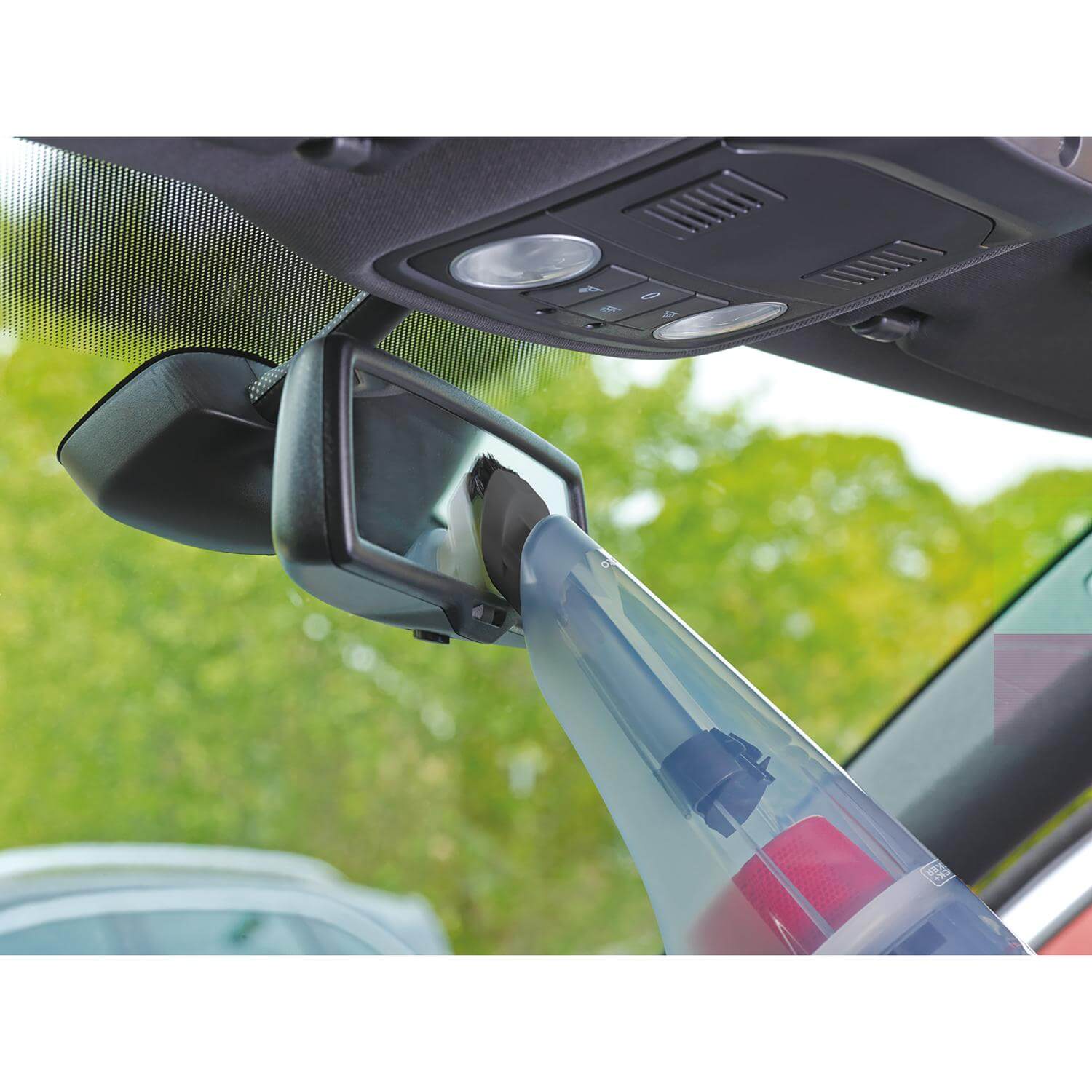 Aspiradora para auto de 12v compacta marca Black + Decker - Image 4