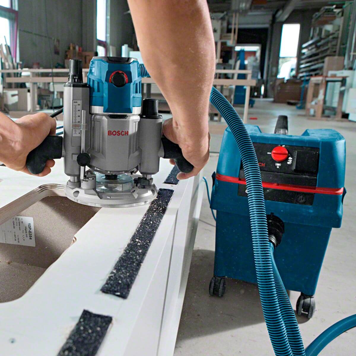 Fresadora GOF 1600 CE 110V con 4 pinzas 1/4, 6 mm, 1/2'' y 12mm Bosch - Image 9