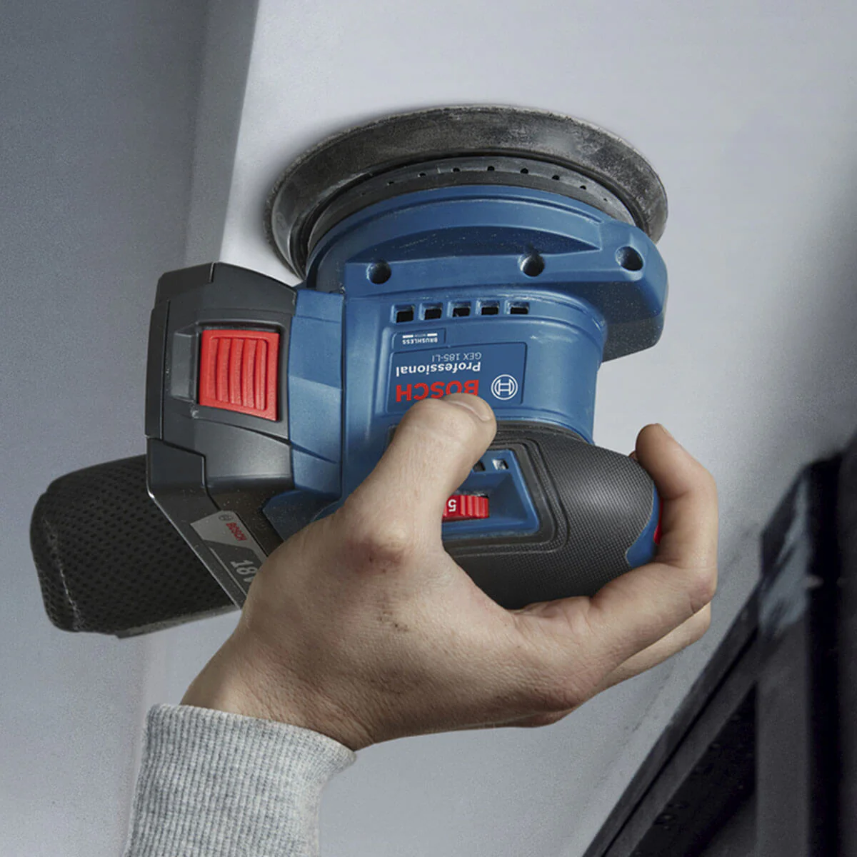 Lijadora roto orbital inalámbrica 18V GEX 185-LI Brushless + Kit 2 Baterías 18V 2,0 Ah + Cargador GAL 18V-20 Marca Bosch - Image 5