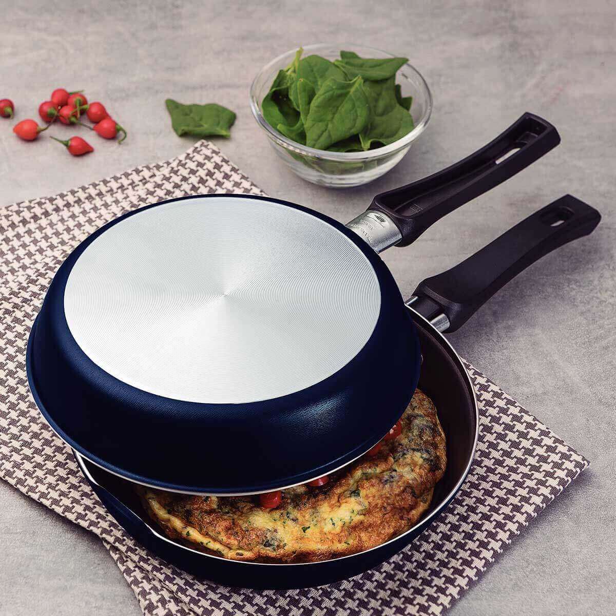 Omeletera de cocina doble antiadherente color azul 20 cm Tramontina - Image 3