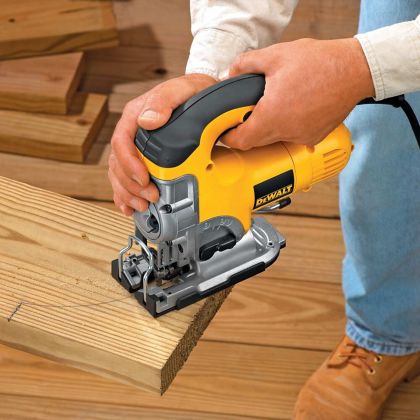 Sierra caladora orbital de 6.5amp con asa superior + bolsa contratista marca Dewalt - Image 3