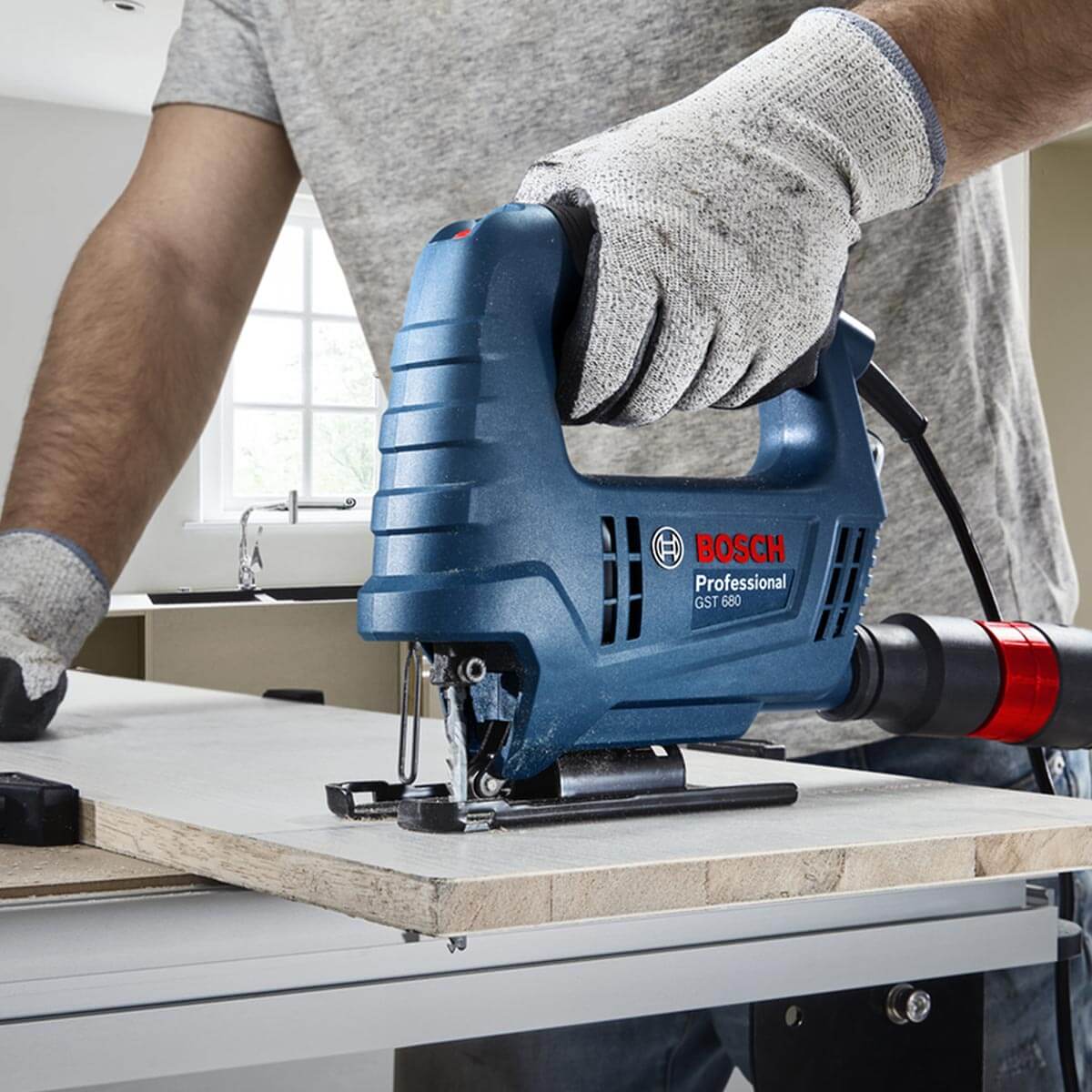 Sierra caladora GST 680 110V 500W con 1 hoja de corte Bosch - Image 9