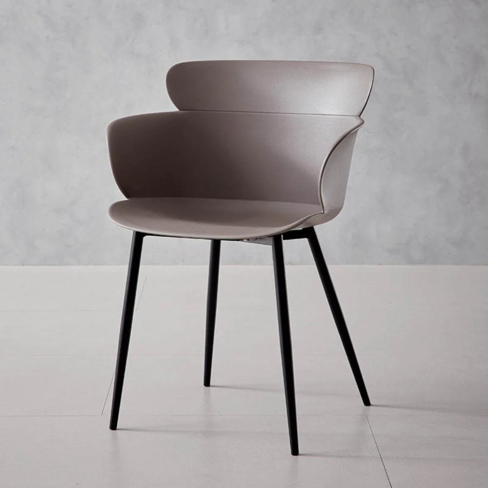 Silla Miami con Brazos, Color Taupe, Con espaldar y diseño Moderno