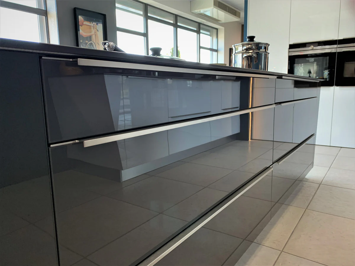 Tablero MDF laminado brillante fumo estandar Rauvisio Crystal - Image 2